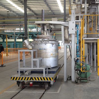 Transférez efficacement de l'aluminium fondu avec des cuillers de transfert d'aluminium fondu et une surface lisse Commandez maintenant