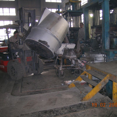 Cuillère de coulée en aluminium en fonte pour usine de fonderie