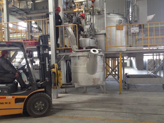 Finition de surface lisse Cuillers de transfert en aluminium fondu pour les opérations de transfert de métaux fondus à température