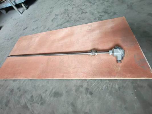 Capteur de température à thermocouple avec mesure de la tension Seebeck et jonction de métaux dissemblables