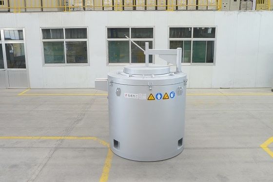 Forneau de chargement en aluminium de type chariot élévateur pour améliorer l'efficacité de l'aluminium fondu