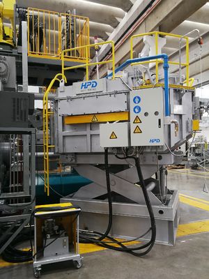 Four se tenant en aluminium de dosage électrique de 700KG 0.20MPa pour la fonte en aluminium